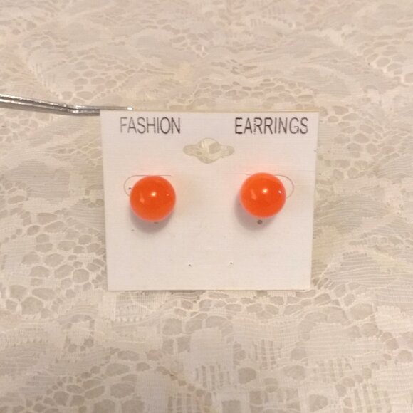 Vintage Women’s Classic Orange Beads Round Stud Earrings Timeless VTG Jewelry - Picture 3 of 6